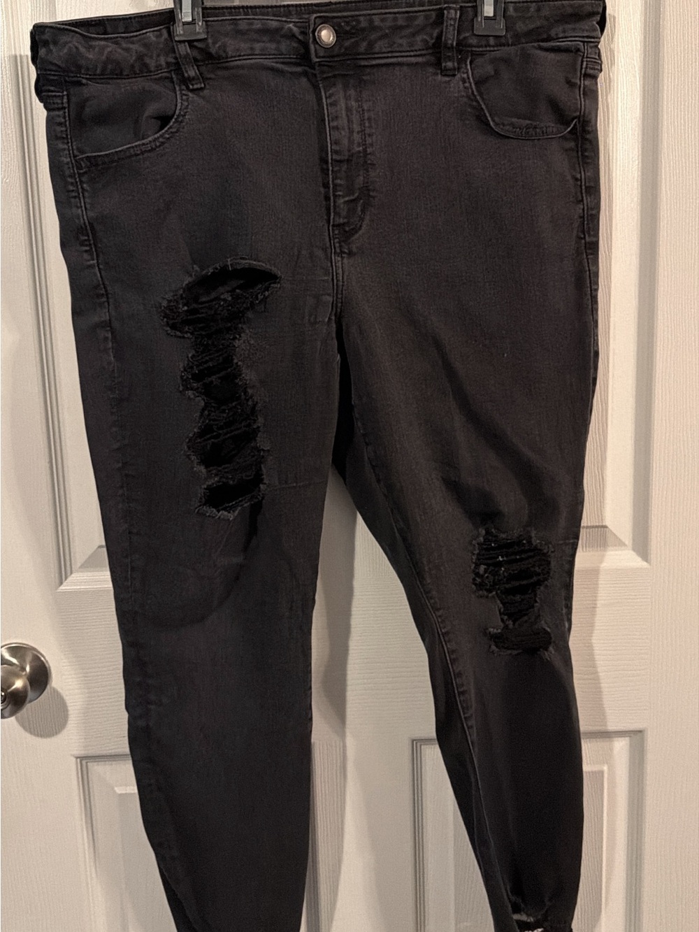 American Eagle Outfitters Black Distressed Skinny Jeans
